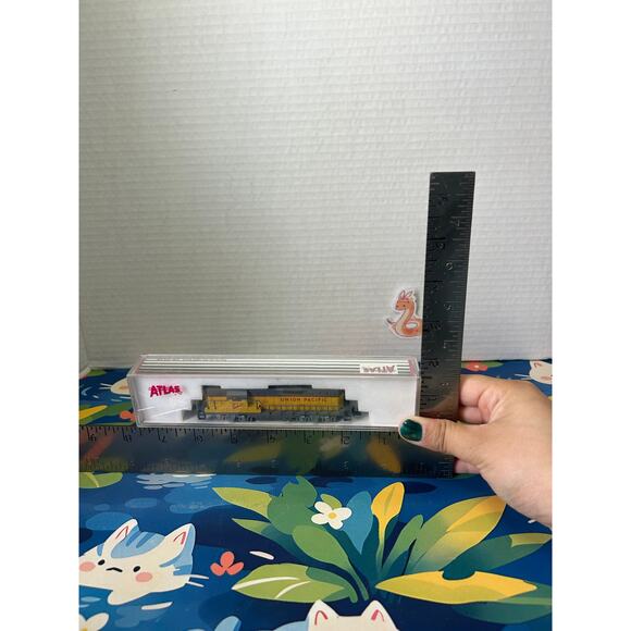 ATLAS N SCALE LOCOMOTIVE #298 GP-9 #4337 UNION PACIFIC - Picture 2 of 11